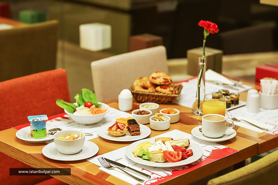 صبحانه هتل رامادا تکسیم استانبول